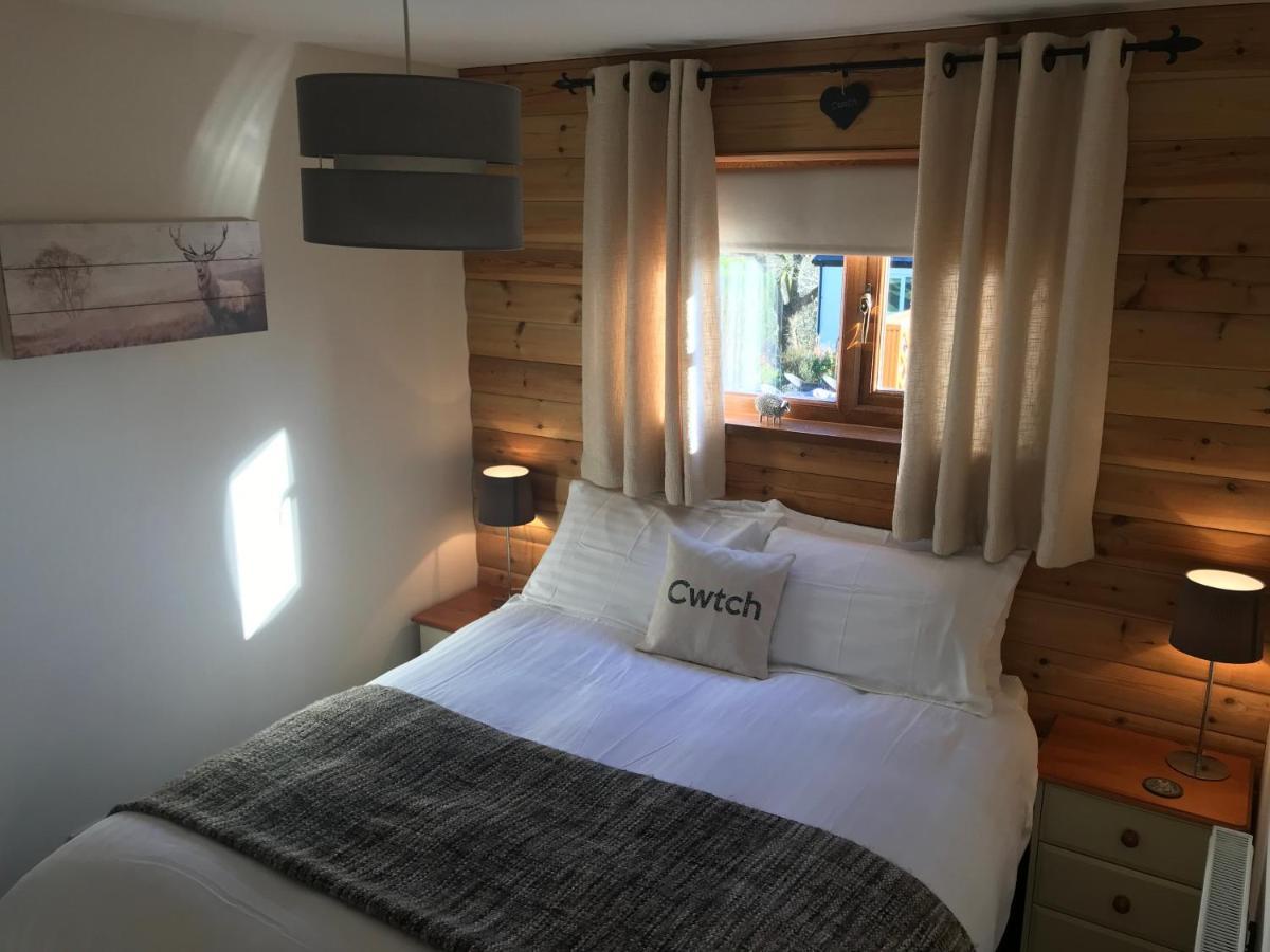 Swansea Log Cabin Pontardawe Dış mekan fotoğraf